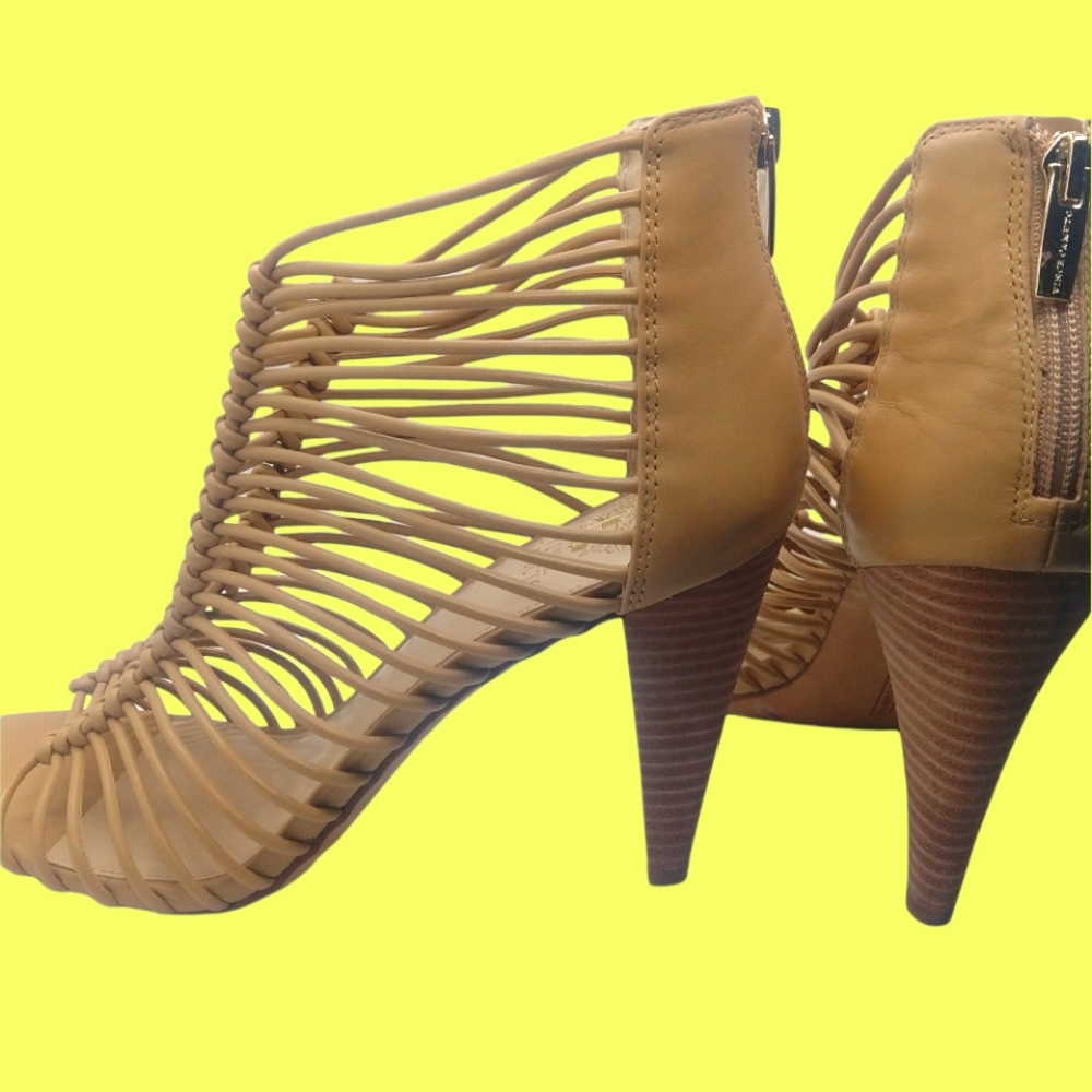 VINCE CAMUTO l Alsandro Caged Heeled Sandals l Size 9.5 & 10 l NIB